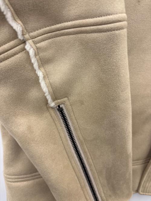 UGG（アグ）UGG (アグ) UGG　セイデンラックスフラッフジャケット ベージュ×ホワイト サイズ:XLの古着・服飾アイテム