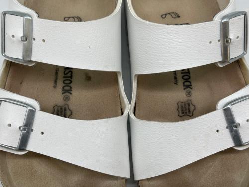 BIRKENSTOCK（ビルケンシュトック）BIRKENSTOCK (ビルケンシュトック) BIRKENSTOCK　サンダル ホワイト サイズ:27.0の古着・服飾アイテム