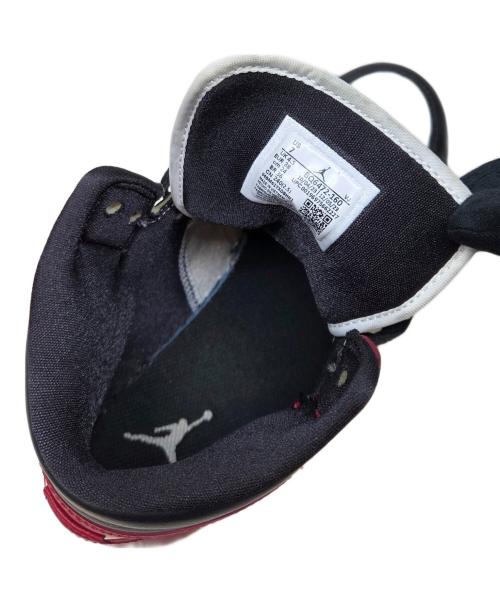 NIKE（ナイキ）NIKE (ナイキ) NIKE　Women's Air Jordan 1 Mid　ミッドカットスニーカー レッド×ホワイト サイズ:24の古着・服飾アイテム
