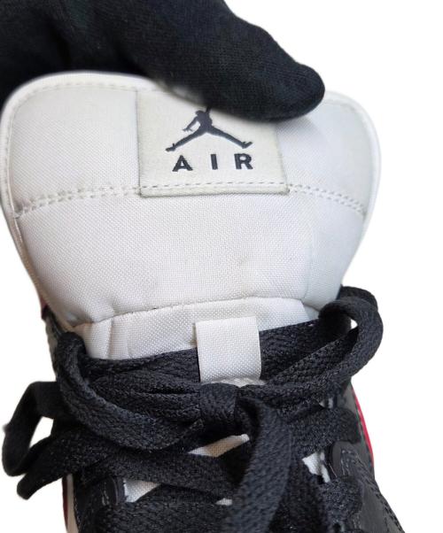 NIKE（ナイキ）NIKE (ナイキ) NIKE　Women's Air Jordan 1 Mid　ミッドカットスニーカー レッド×ホワイト サイズ:24の古着・服飾アイテム