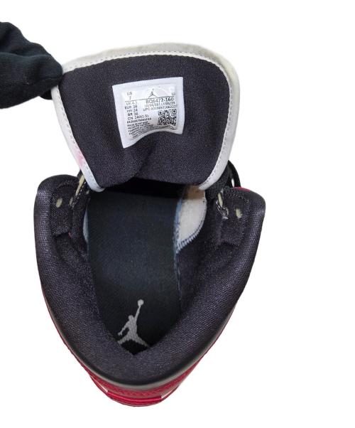 NIKE（ナイキ）NIKE (ナイキ) NIKE　Women's Air Jordan 1 Mid　ミッドカットスニーカー レッド×ホワイト サイズ:24の古着・服飾アイテム