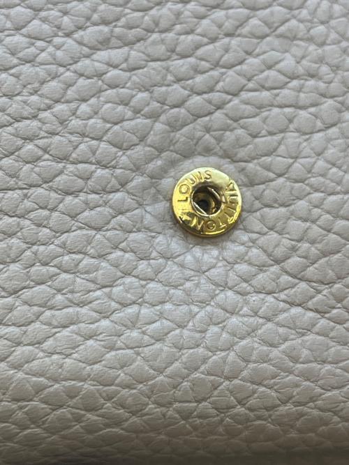 LOUIS VUITTON（ルイ ヴィトン）LOUIS VUITTON (ルイ ヴィトン) LOUIS VUITTON 　ポルトフォイユ・カプシーヌ 　3つ折り財布 ベージュの古着・服飾アイテム