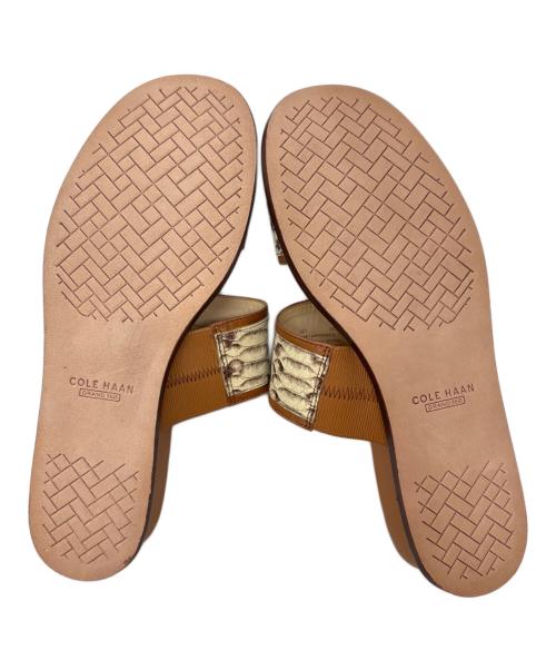 COLE HAAN（コールハーン）COLE HAAN (コールハーン) COLE HAAN　WESLEY DEMI WDG SNDL　サンダル ベージュ サイズ:8Bの古着・服飾アイテム