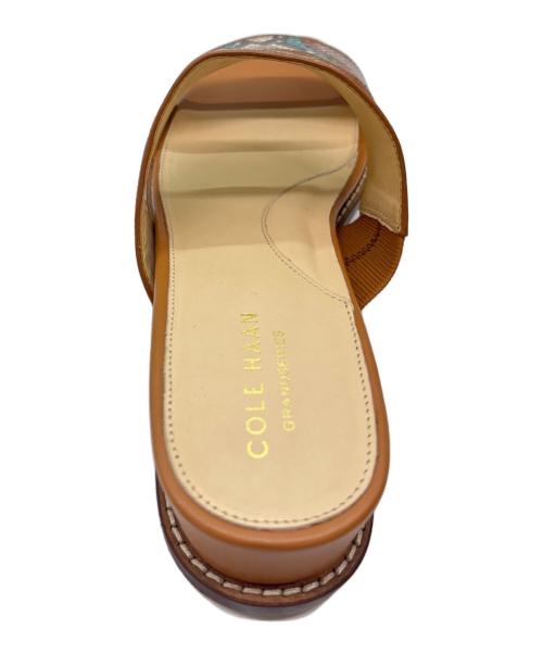 COLE HAAN（コールハーン）COLE HAAN (コールハーン) COLE HAAN　WESLEY DEMI WDG SNDL　サンダル ベージュ サイズ:8Bの古着・服飾アイテム