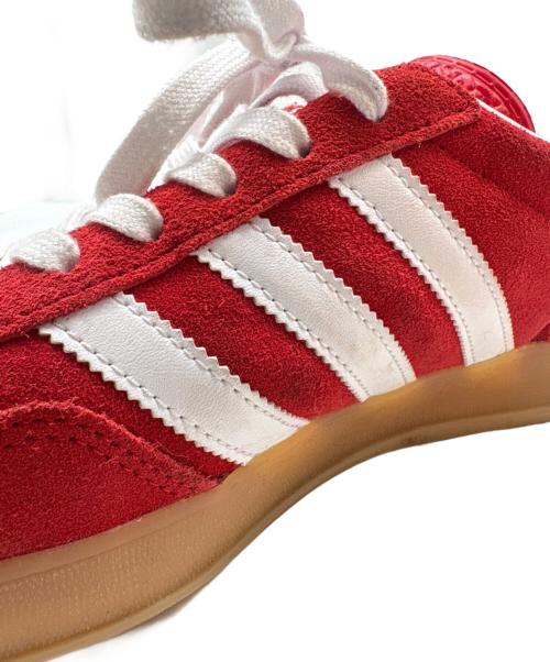 adidas（アディダス）adidas (アディダス) adidas　GAZELLE Indour　ローカットスニーカー レッド サイズ:26.5の古着・服飾アイテム