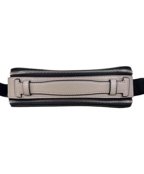 MICHAEL KORS（マイケルコース）MICHAEL KORS (マイケルコース) MICHAEL KORS　Cooper Crossbody Bag　ショルダーバッグ グレーの古着・服飾アイテム
