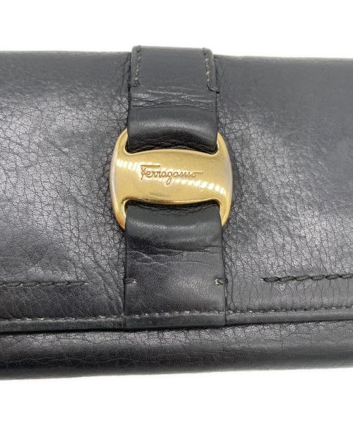 Salvatore Ferragamo（サルヴァトーレ フェラガモ）Salvatore Ferragamo (サルヴァトーレ フェラガモ) 長財布の古着・服飾アイテム