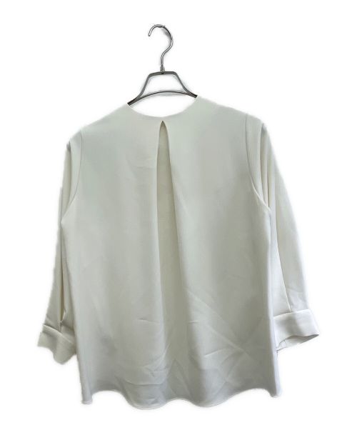 Jines（ジネス）Jines (ジネス) パール付 キーネック×タックスリーブ長袖ブラウス ホワイト サイズ:Mの古着・服飾アイテム