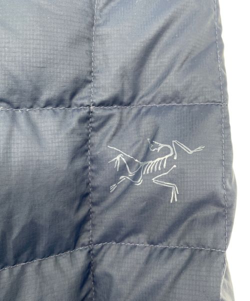 ARC'TERYX（アークテリクス）ARC'TERYX (アークテリクス) キルティングジャケット ネイビー サイズ:Lの古着・服飾アイテム