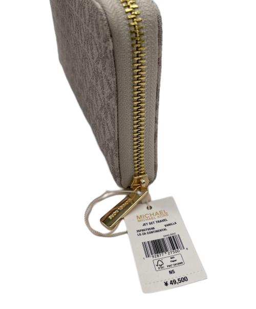 MICHAEL KORS（マイケル・コース）MICHAEL KORS (マイケルコース) 長財布 ベージュの古着・服飾アイテム