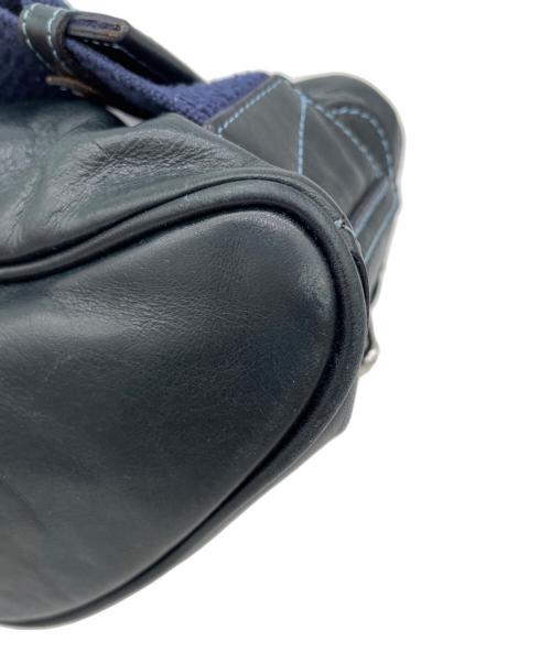 aniary（アニアリ）aniary (アニアリ) レザーボディーバッグ モスグリーンの古着・服飾アイテム