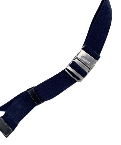 aniary（アニアリ）aniary (アニアリ) レザーボディーバッグ モスグリーンの古着・服飾アイテム