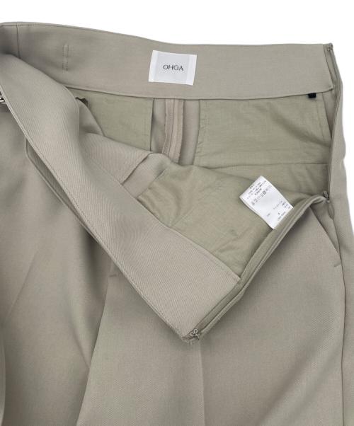 OHGA（オオガ）OHGA (オオガ) ベルテッドテーパードパンツ ベージュ サイズ:Mの古着・服飾アイテム