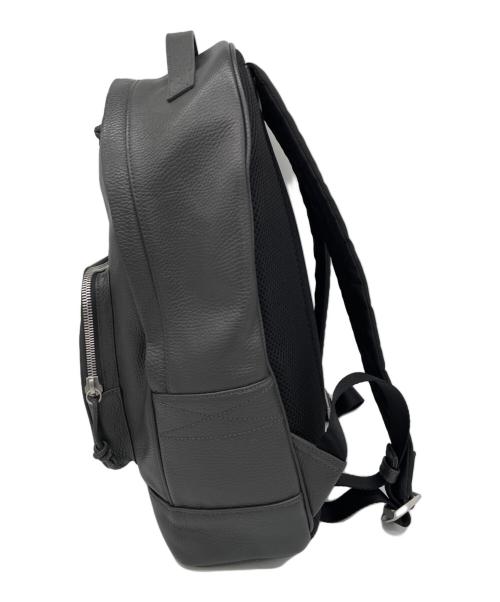 EMPORIO ARMANI（エンポリオアルマーニ）EMPORIO ARMANI (エンポリオアルマーニ) ラウンドバックパック グレーの古着・服飾アイテム