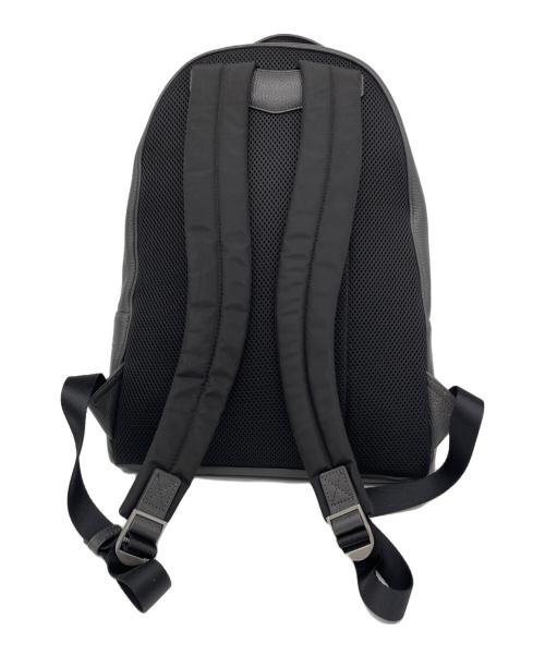 EMPORIO ARMANI（エンポリオアルマーニ）EMPORIO ARMANI (エンポリオアルマーニ) ラウンドバックパック グレーの古着・服飾アイテム