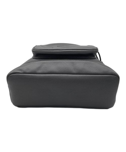 EMPORIO ARMANI（エンポリオアルマーニ）EMPORIO ARMANI (エンポリオアルマーニ) ラウンドバックパック グレーの古着・服飾アイテム