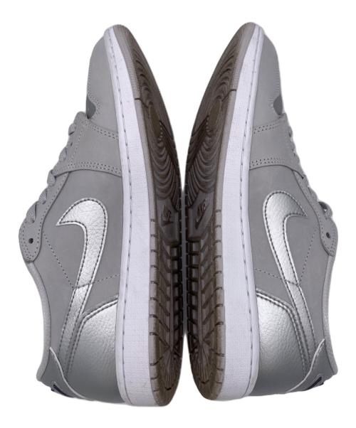 NIKE（ナイキ）NIKE (ナイキ) スニーカー ライトグレー サイズ:28.5cmの古着・服飾アイテム