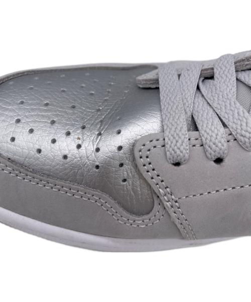NIKE（ナイキ）NIKE (ナイキ) スニーカー ライトグレー サイズ:28.5cmの古着・服飾アイテム