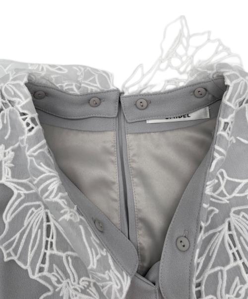 Snidel（スナイデル）Snidel (スナイデル) エンブロイダリーカラーマーメイドワンピース ライトグレーの古着・服飾アイテム