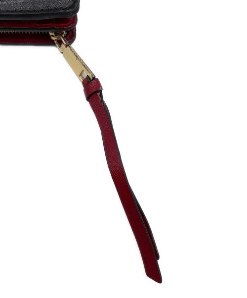Marc by Marc Jacobs（マークバイマークジェイコブス）Marc by Marc Jacobs (マークバイマークジェイコブス) ザ スナップショット ミニ コンパクト ウォレット　2つ折り財布の古着・服飾アイテム