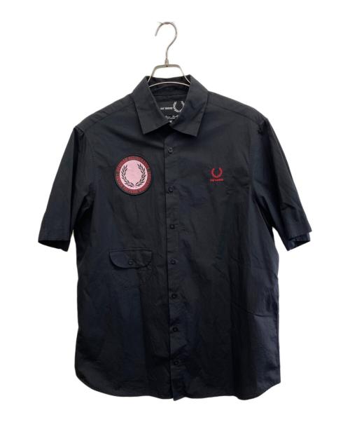 FRED PERRY（フレッドペリー）FRED PERRY (フレッドペリー) RAF SIMONS (ラフシモンズ) 半袖シャツ ブラック サイズ:Mの古着・服飾アイテム