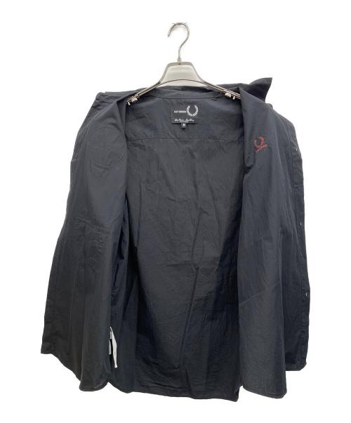 FRED PERRY（フレッドペリー）FRED PERRY (フレッドペリー) RAF SIMONS (ラフシモンズ) 半袖シャツ ブラック サイズ:Mの古着・服飾アイテム