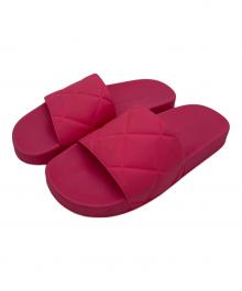 BOTTEGA VENETA（ボッテガベネタ）の古着「スライドサンダル」｜ショッキングピンク