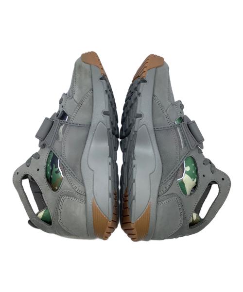 NIKE（ナイキ）NIKE (ナイキ) Corteiz (コーテイズ) AIR TRAINER HUARACHE SP グレー サイズ:26.5㎝の古着・服飾アイテム