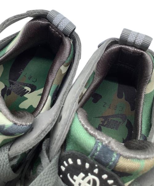 NIKE（ナイキ）NIKE (ナイキ) Corteiz (コーテイズ) AIR TRAINER HUARACHE SP グレー サイズ:26.5㎝の古着・服飾アイテム