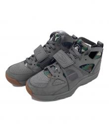 NIKE×Corteiz（ナイキ×コーテイズ）の古着「AIR TRAINER HUARACHE SP」｜グレー