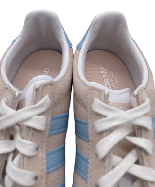 adidas（アディダス）adidas (アディダス) Gazelle U（ガゼル アップ） ベージュ×スカイブルー サイズ:23.5の古着・服飾アイテム