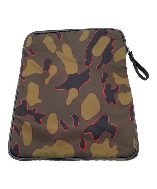 MONCLER（モンクレール）MONCLER (モンクレール) クラッチバッグ オリーブの古着・服飾アイテム