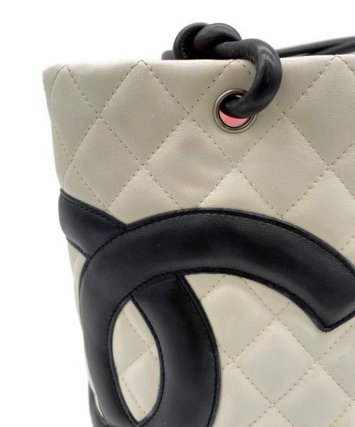 CHANEL（シャネル）CHANEL (シャネル) カンボンライン スモール　トートバッグ ホワイトの古着・服飾アイテム