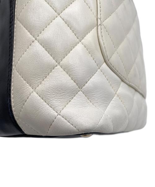 CHANEL（シャネル）CHANEL (シャネル) カンボンライン スモール　トートバッグ ホワイトの古着・服飾アイテム