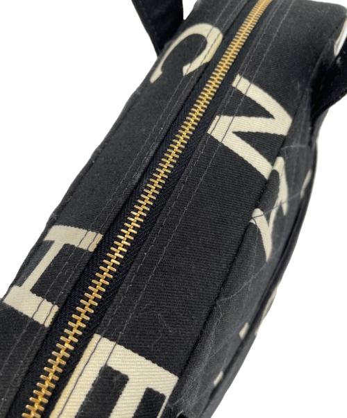 CHANEL（シャネル）CHANEL (シャネル) ロゴキャンバスハンドバッグ ブラック×ホワイトの古着・服飾アイテム