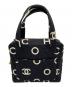CHANEL (シャネル) ロゴキャンバスハンドバッグ ブラック×ホワイト：30000円