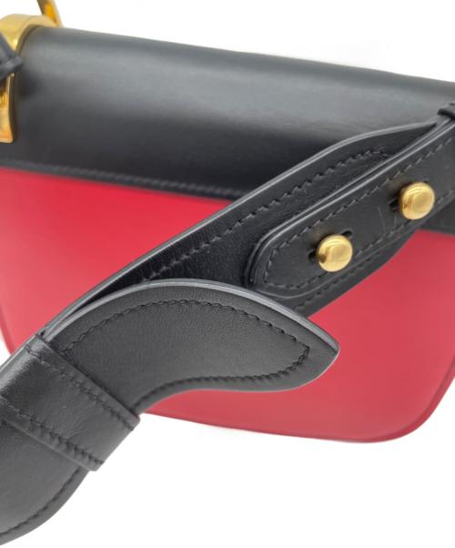 PRADA（プラダ）PRADA (プラダ) バイカラー　ショルダーバッグ レッドの古着・服飾アイテム