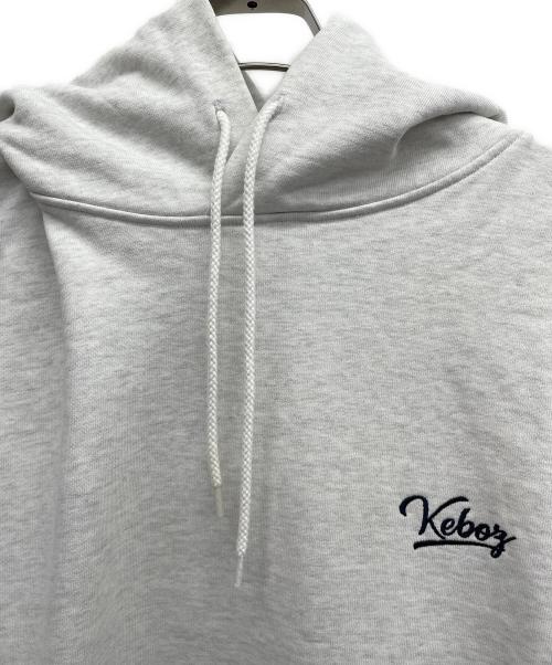 KEBOZ（ケボズ）KEBOZ (ケボズ) FREAK'S STORE (フリークストア) BB LOGO SWEAT HOODIE グレー サイズ:Lの古着・服飾アイテム