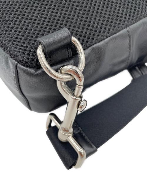 COACH（コーチ）COACH (コーチ) ボディーバッグ ブラックの古着・服飾アイテム