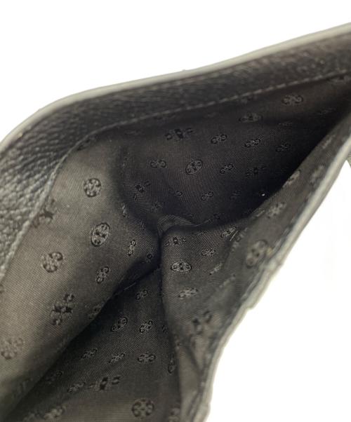 TORY BURCH（トリーバーチ）TORY BURCH (トリーバーチ) Carter Medium Flap Wallet(カーターメディアムフラップウォレット）3つ折り財布 ブラックの古着・服飾アイテム