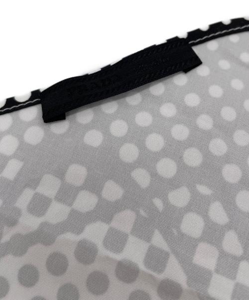 PRADA（プラダ）PRADA (プラダ) バンダナスカーフ ブラック×ホワイトの古着・服飾アイテム