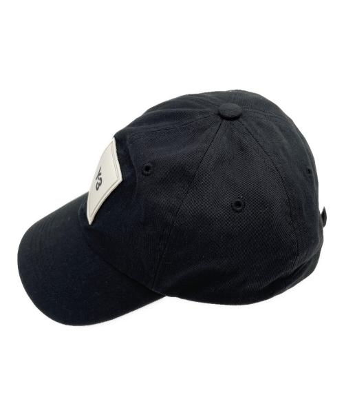 Y-3（ワイスリー）Y-3 (ワイスリー) SQUARE LABEL CAPの古着・服飾アイテム