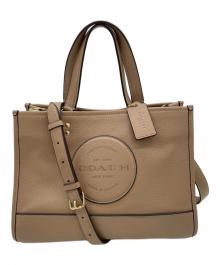 COACH（コーチ）の古着「デンプシー キャリーオール ウィズ パッチ　2WAYバッグ」｜ベージュ