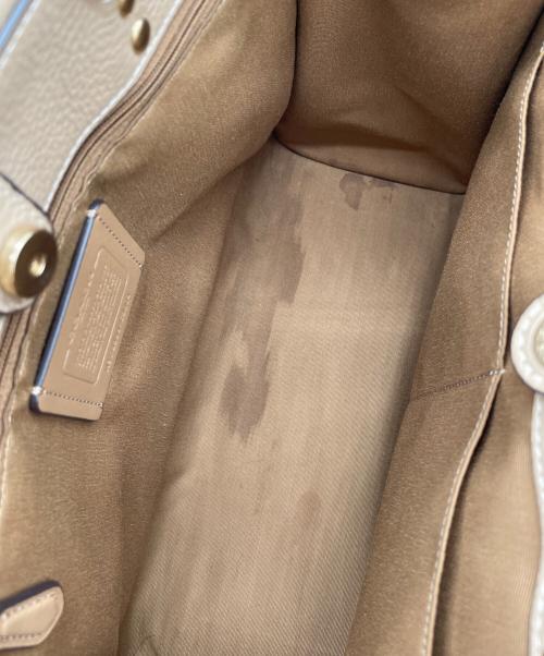 COACH（コーチ）COACH (コーチ) デンプシー キャリーオール ウィズ パッチ　2WAYバッグ ベージュの古着・服飾アイテム