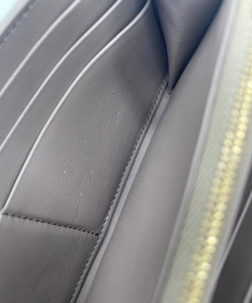 CELINE（セリーヌ）CELINE (セリーヌ) ラージウォレットトリオンフ 　シャイニーカーフスキンの古着・服飾アイテム