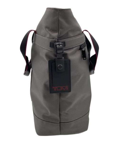 TUMI（トゥミ）TUMI (トゥミ) コンパニオントートバッグ グレーの古着・服飾アイテム