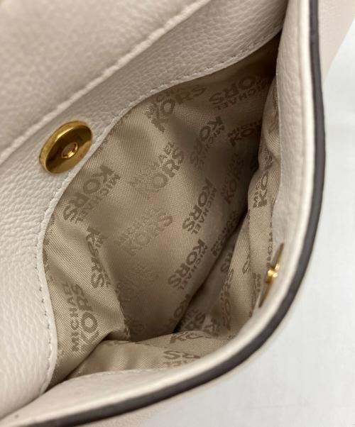 MICHAEL KORS（マイケル・コース）MICHAEL KORS (マイケル・コース) ショルダーバッグ ベージュの古着・服飾アイテム