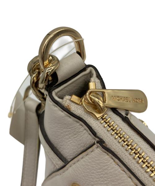 MICHAEL KORS（マイケル・コース）MICHAEL KORS (マイケル・コース) ショルダーバッグ ベージュの古着・服飾アイテム