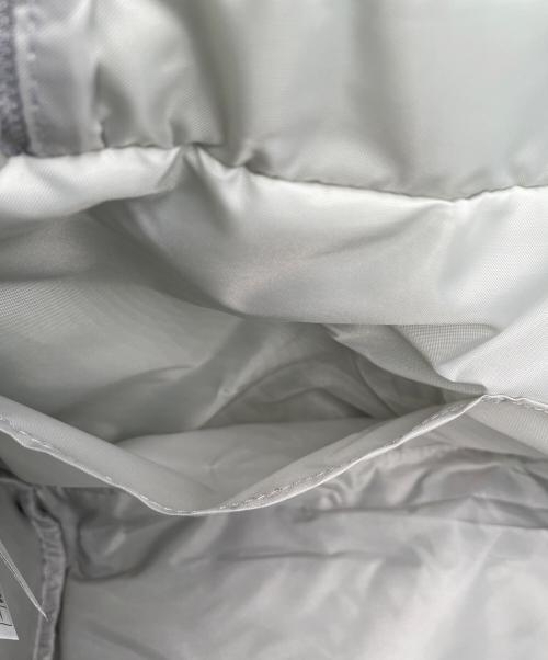 adidas（アディダス）adidas (アディダス) ダッフルバッグ　ボストンバッグ シルバーの古着・服飾アイテム