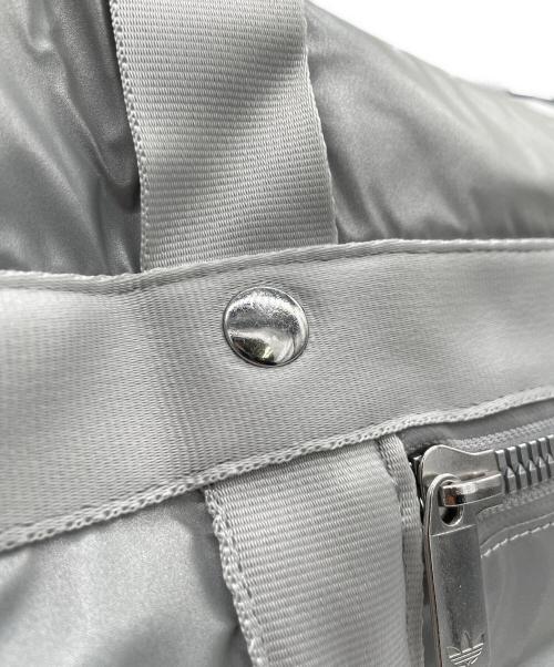 adidas（アディダス）adidas (アディダス) ダッフルバッグ　ボストンバッグ シルバーの古着・服飾アイテム